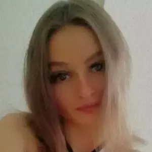 julia281 Profile Picture