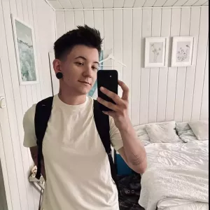 Veronika Profile Picture